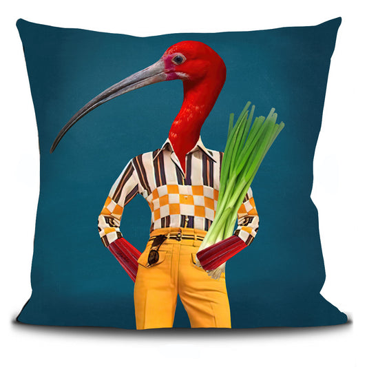 recto housse de coussin :personnage avec un pantalon jaune et une chemise seventies vintage, avec une tête d'oiseau rouge et portant un bouquet d'oignons